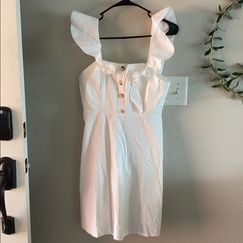 Cute white dress for spring or summer occasion! 🤍